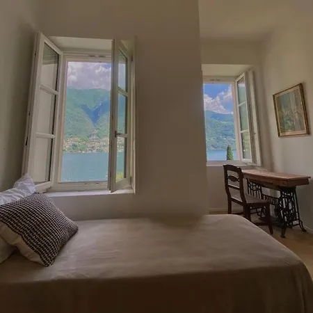 Charlie's House Lake View لاليو